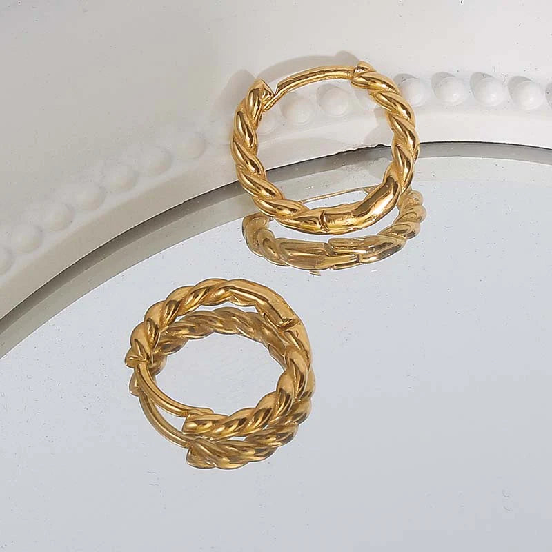 Elegant 18K Gold Rope Loop Earrings